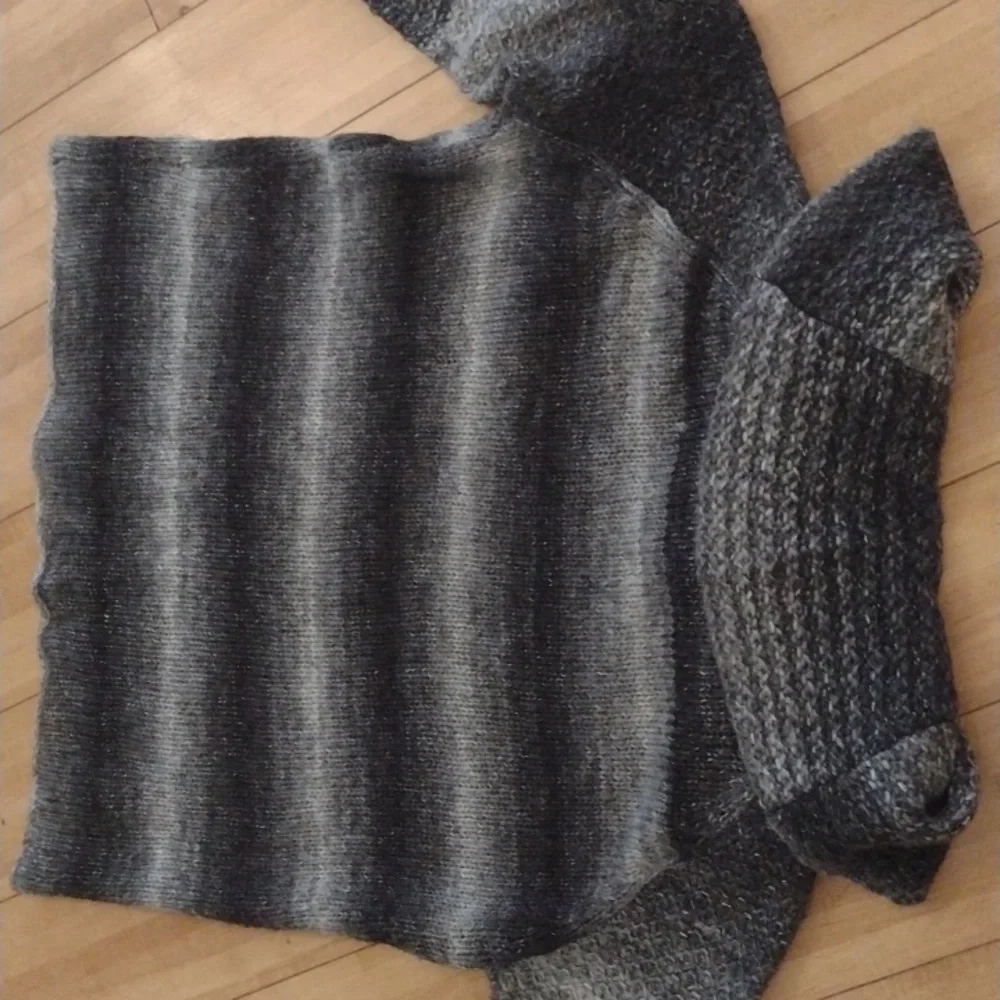 Cato Sweater - Picture 5 of 7